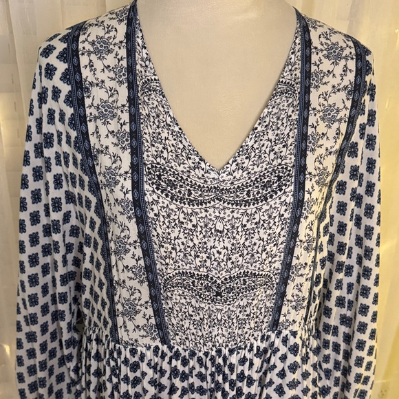 Cato Blue and White Patterned Long Sleeve Blouse - Picture 3 of 8